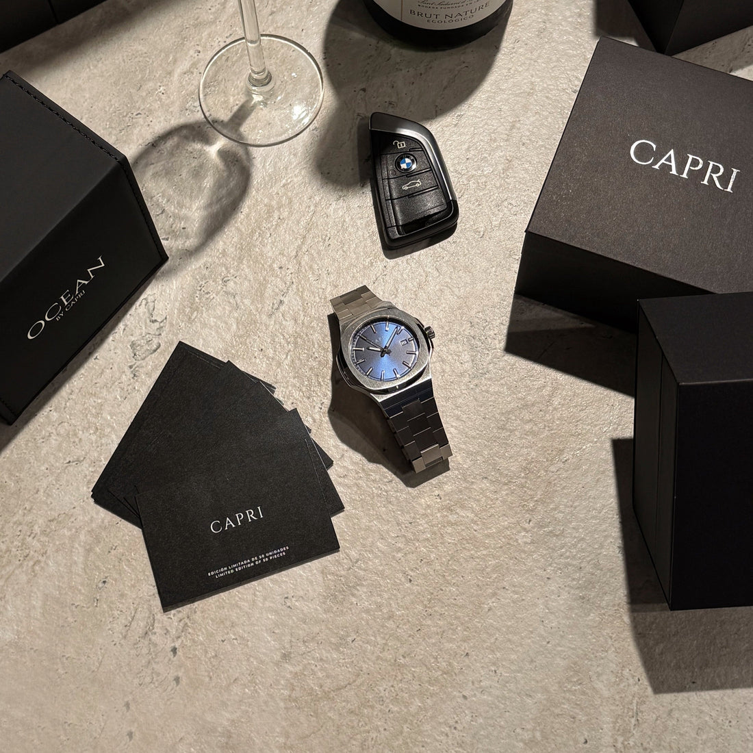 Reloj Capri Watches modelo Ocean con esfera azul, caja de acero inoxidable y diseño elegante para hombre.
